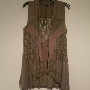 NWT Olive green cable & gauge open front vest
